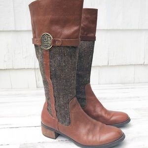 like new Etienne Aigner boots